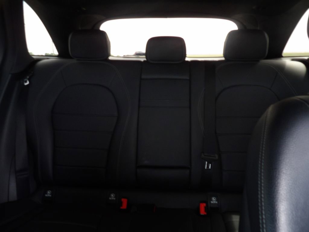 Used 2021 Mercedes-Benz GLC 300 image 23