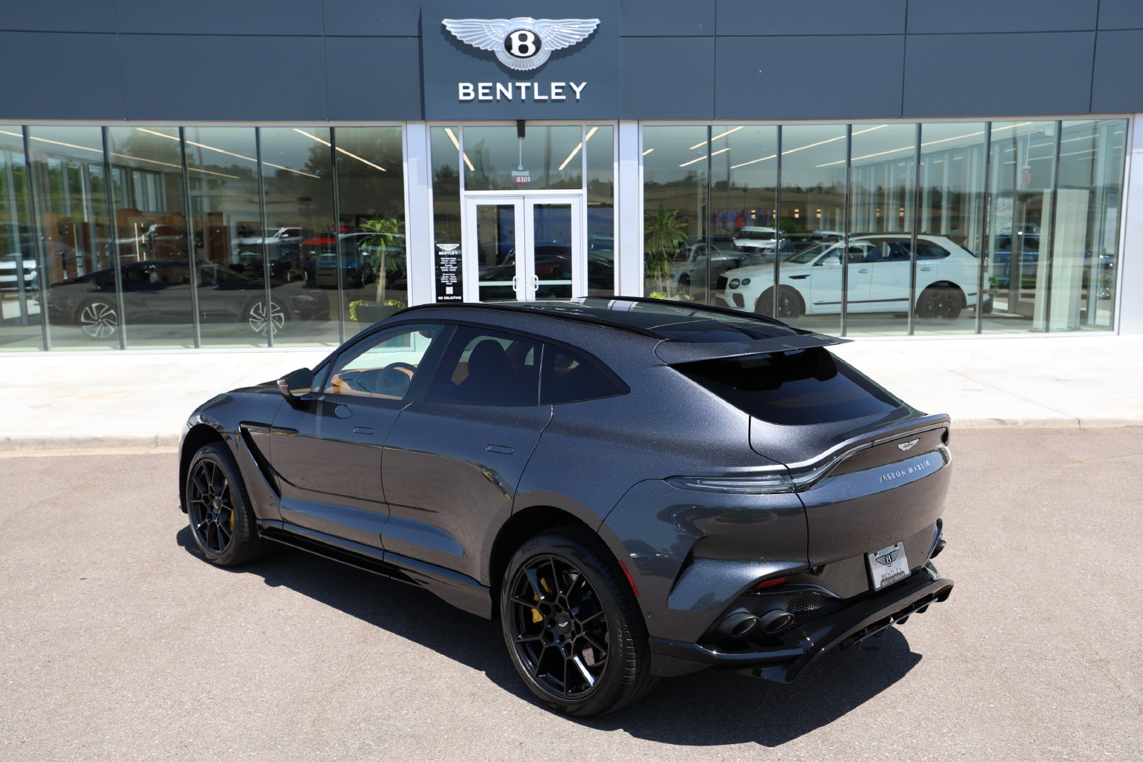 Used 2025 Aston Martin DBX 707 AWD/4WD image 8
