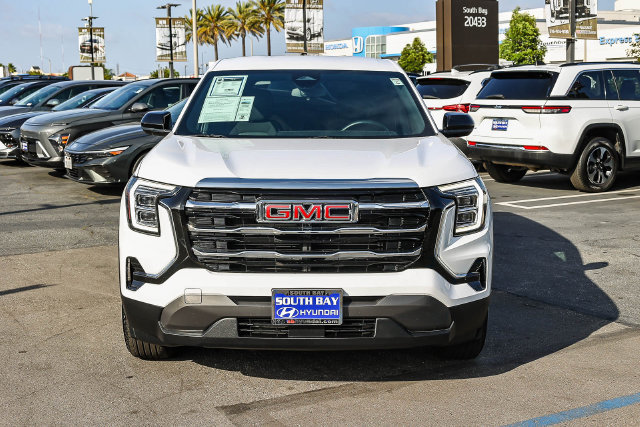 Used 2026 GMC Terrain Elevation FWD image 2