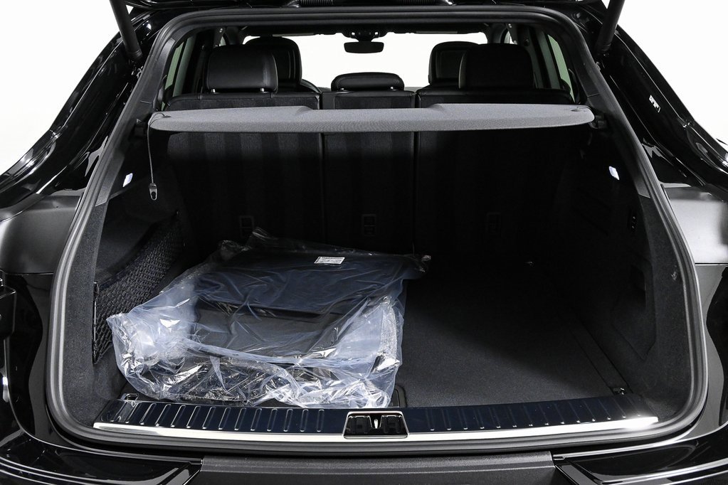 Used 2025 Porsche Cayenne Coupe image 33