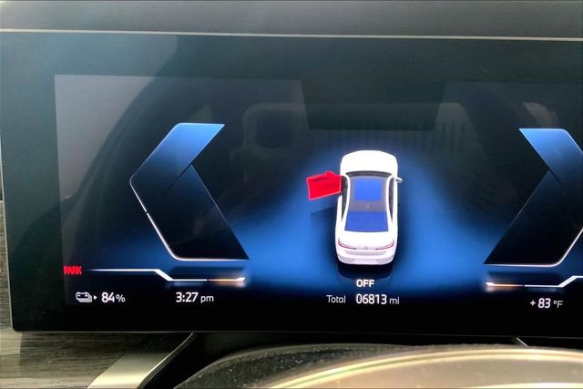 Used 2025 BMW i7 eDrive50 w/ Premium Package RWD image 9