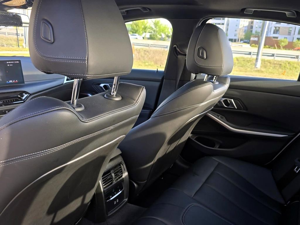 Used 2025 BMW 330i Sedan image 28