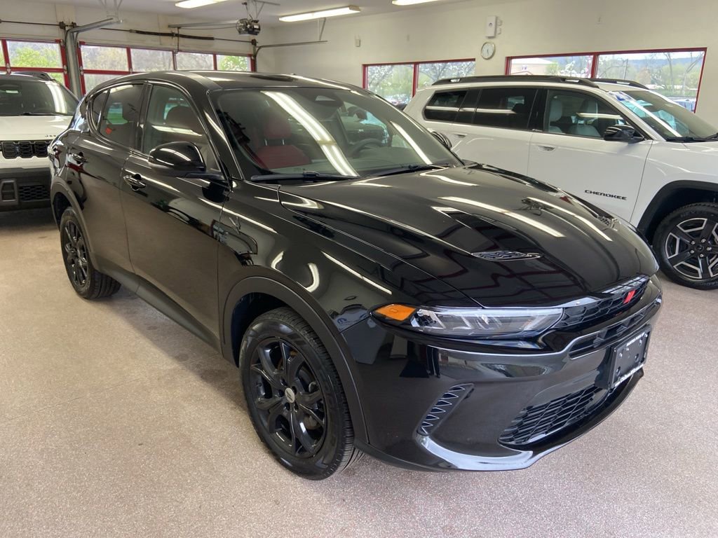 Used 2023 Dodge Hornet GT Plus w/ GT Blacktop Package AWD/4WD image 1