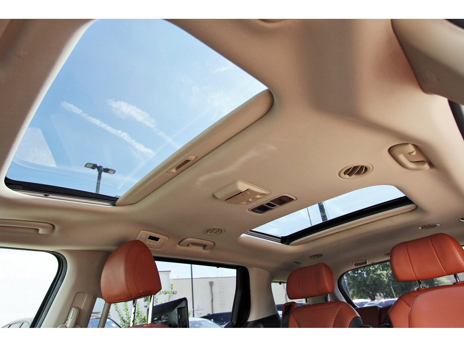 Certified 2024 Kia Carnival SX Prestige FWD image 34