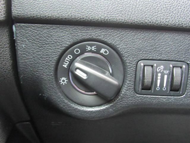 Used 2015 Chrysler 300 Limited image 43