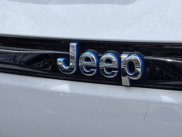 Used 2022 Jeep Grand Cherokee Overland AWD/4WD image 32