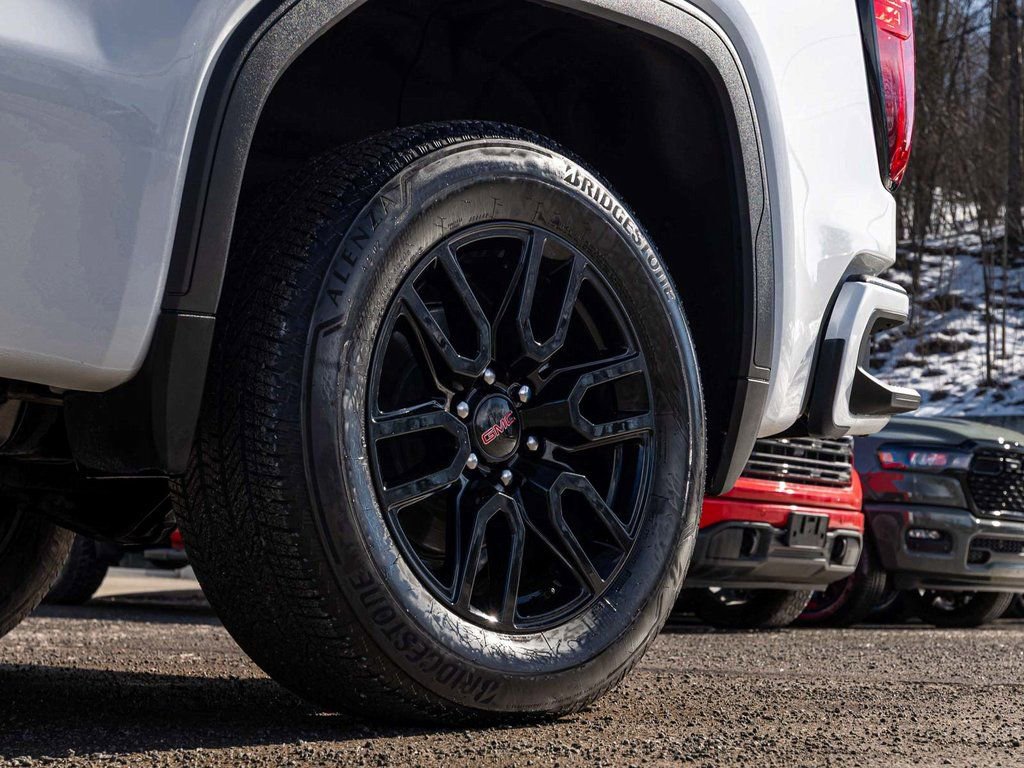 Used 2025 GMC Sierra 1500 Elevation w/ Preferred Package image 8