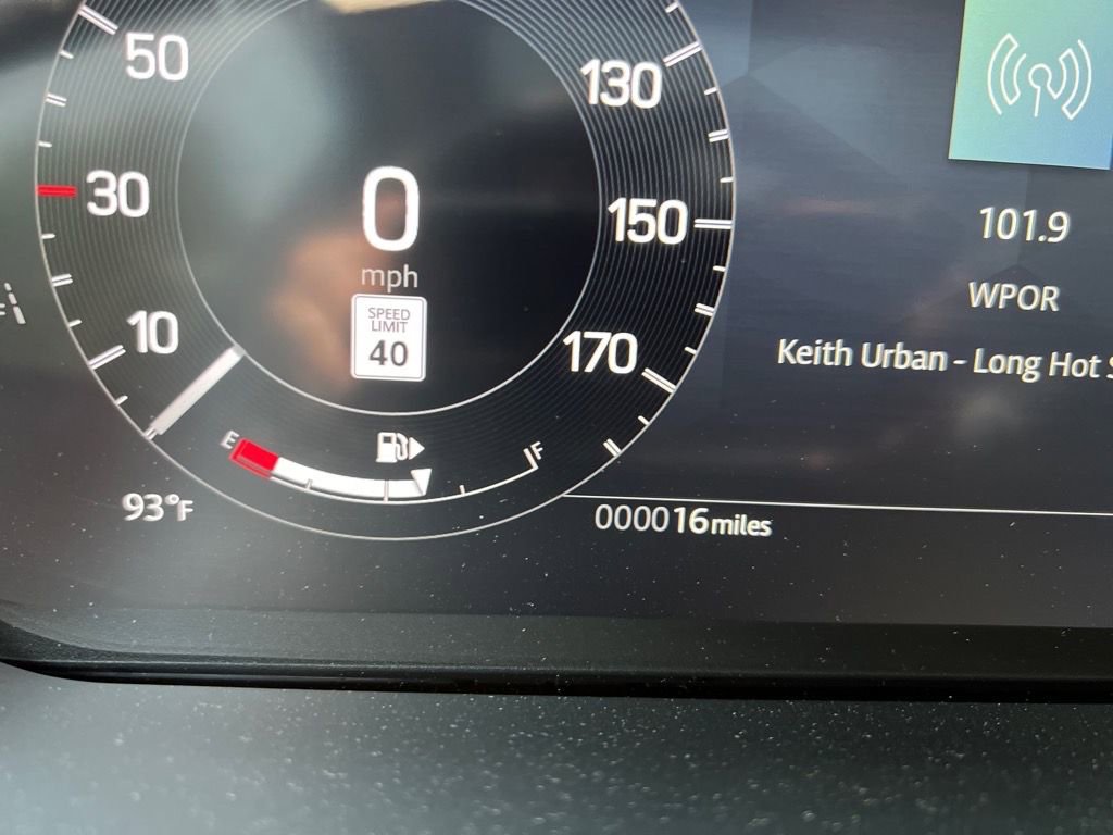 New 2025 Land Rover Discovery Sport S image 15