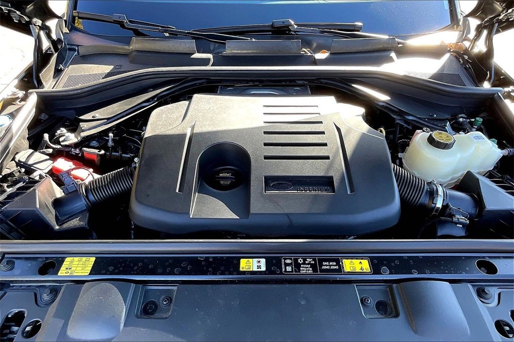Used 2025 Land Rover Range Rover Sport image 29
