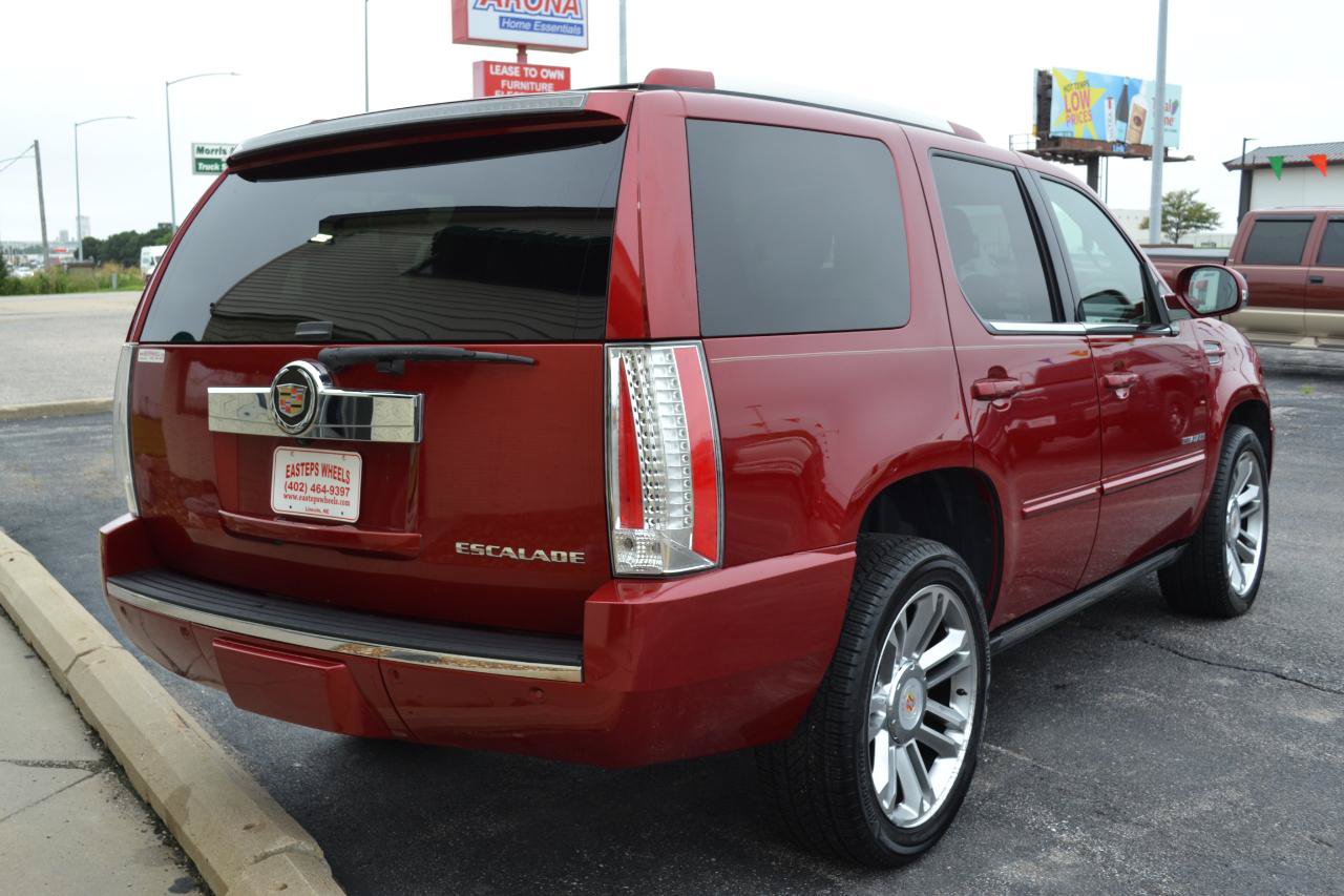 Used 2014 Cadillac Escalade Premium AWD/4WD image 12