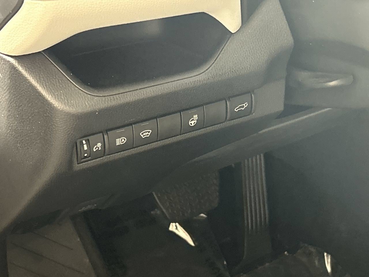 Used 2025 Toyota RAV4 XLE Premium w/ Weather Package FWD image 14