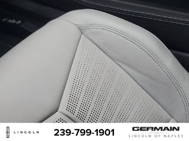 Used 2025 Chevrolet Corvette Stingray Premium Cpe w/ 3LT RWD image 28