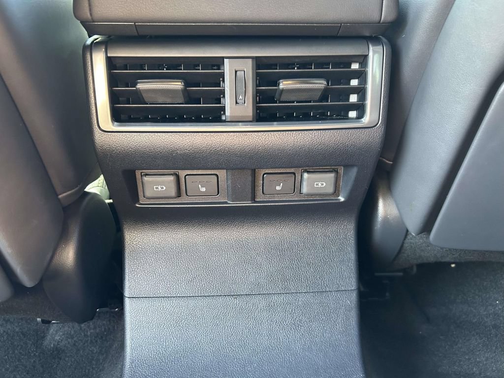 Used 2024 Lexus GX 550 AWD/4WD image 13