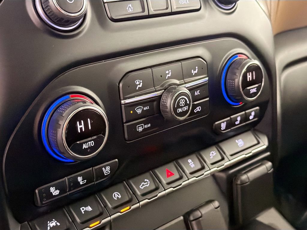 Used 2021 Chevrolet Silverado 1500 High Country w/ Technology Package image 16