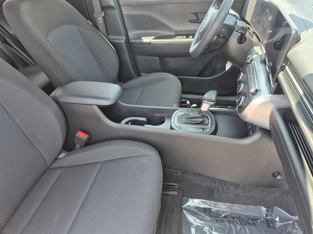 Used 2025 Hyundai Kona SE AWD/4WD image 16