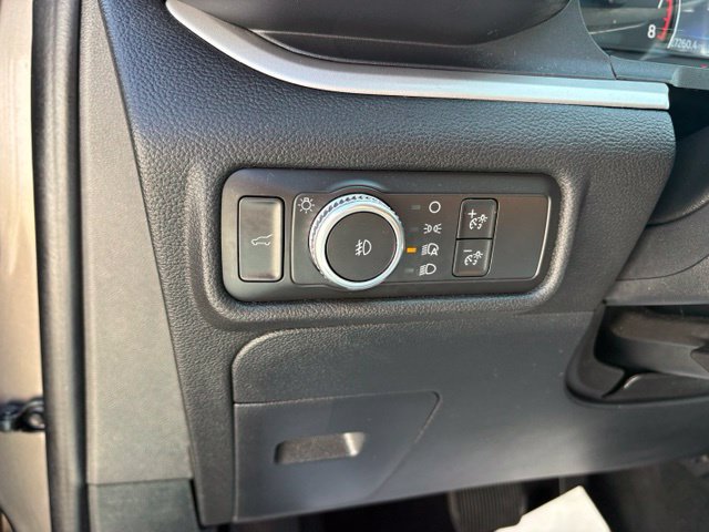 Used 2021 Ford Explorer XLT w/ Equipment Group 202A AWD/4WD image 23