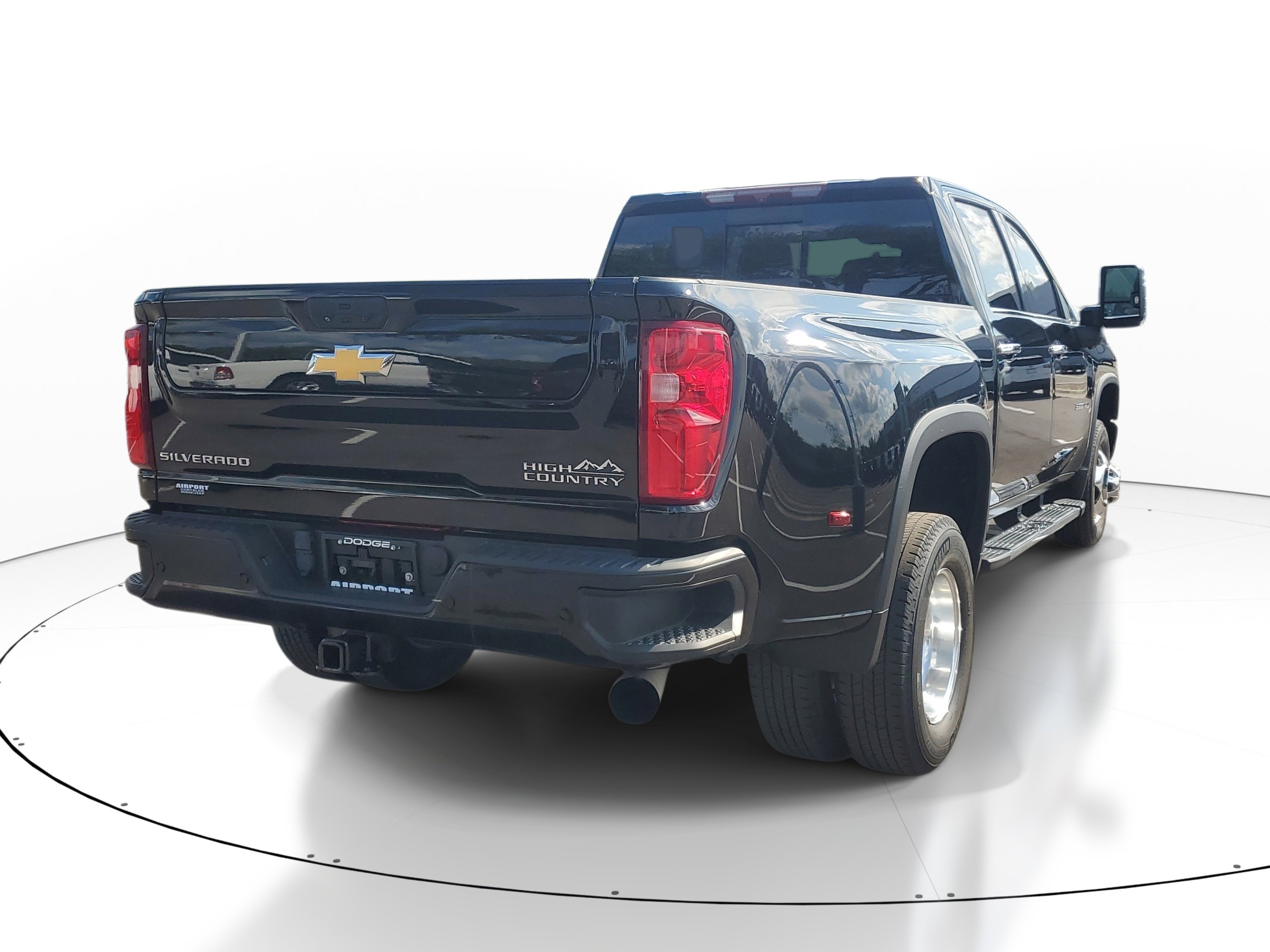 Used 2022 Chevrolet Silverado 3500 High Country w/ Safety Package II AWD/4WD image 5