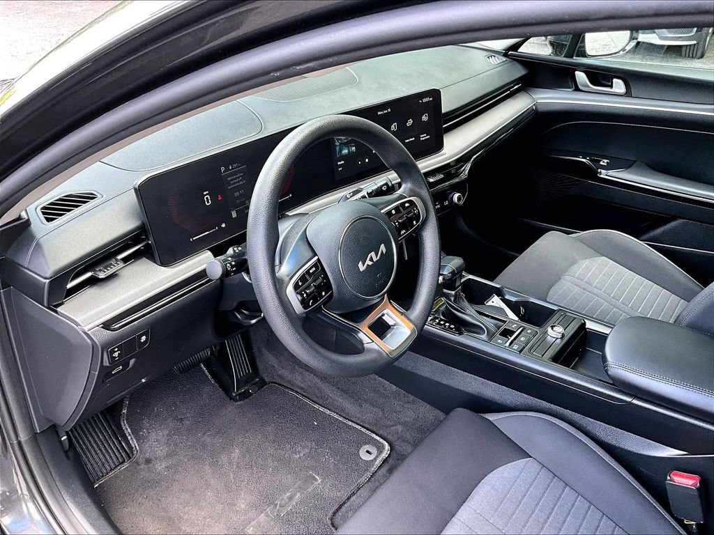 Used 2025 Kia K5 LXS FWD image 8