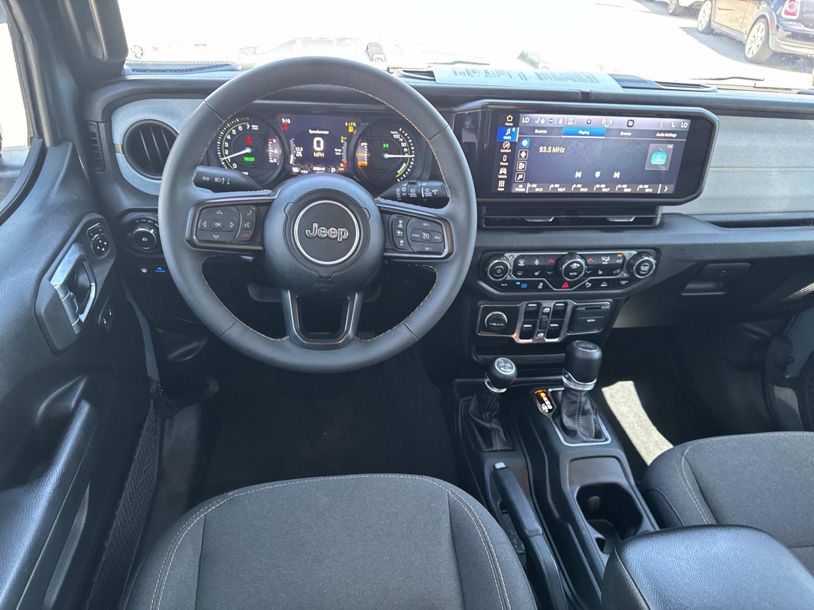 Used 2024 Jeep Wrangler Unlimited w/ Convenience Group AWD/4WD image 8