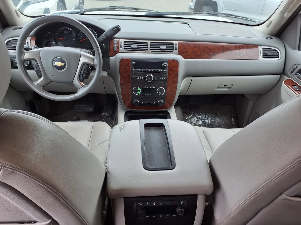 Used 2013 Chevrolet Tahoe LT w/ Luxury Package AWD/4WD image 18