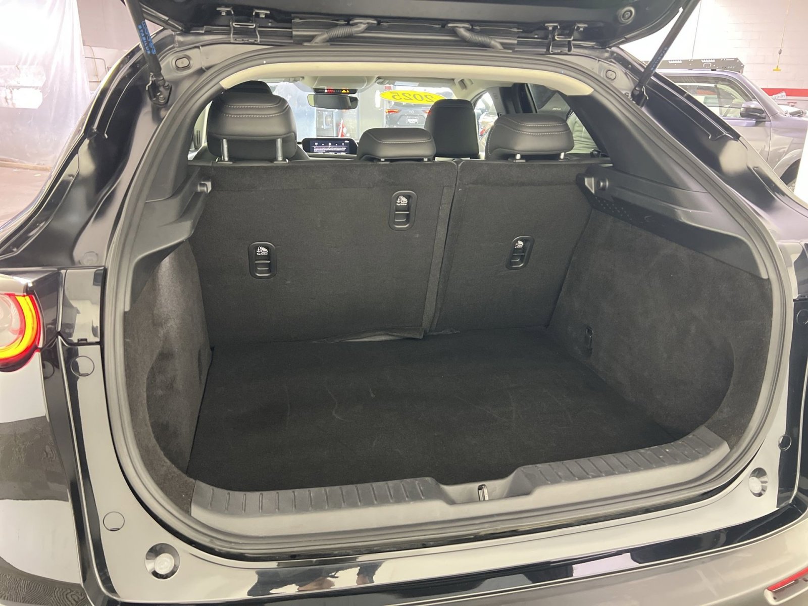 Used 2025 MAZDA CX-30 AWD 2.5 S w/ Preferred Package image 26