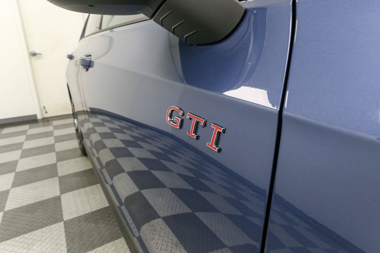 New 2026 Volkswagen GTI SE FWD image 8