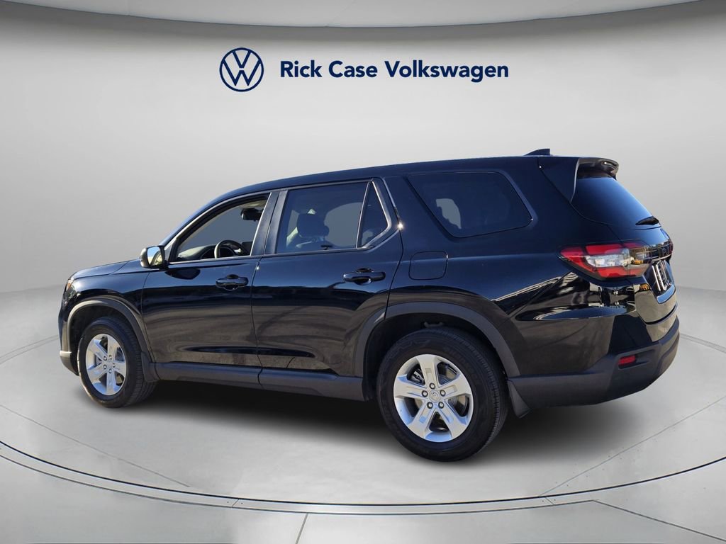 Used 2023 Honda Pilot LX image 6