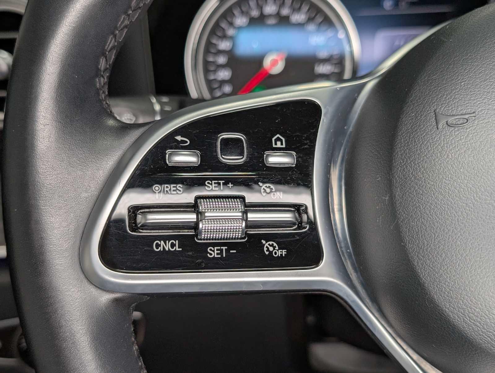 Certified 2019 Mercedes-Benz E 300 4MATIC image 33