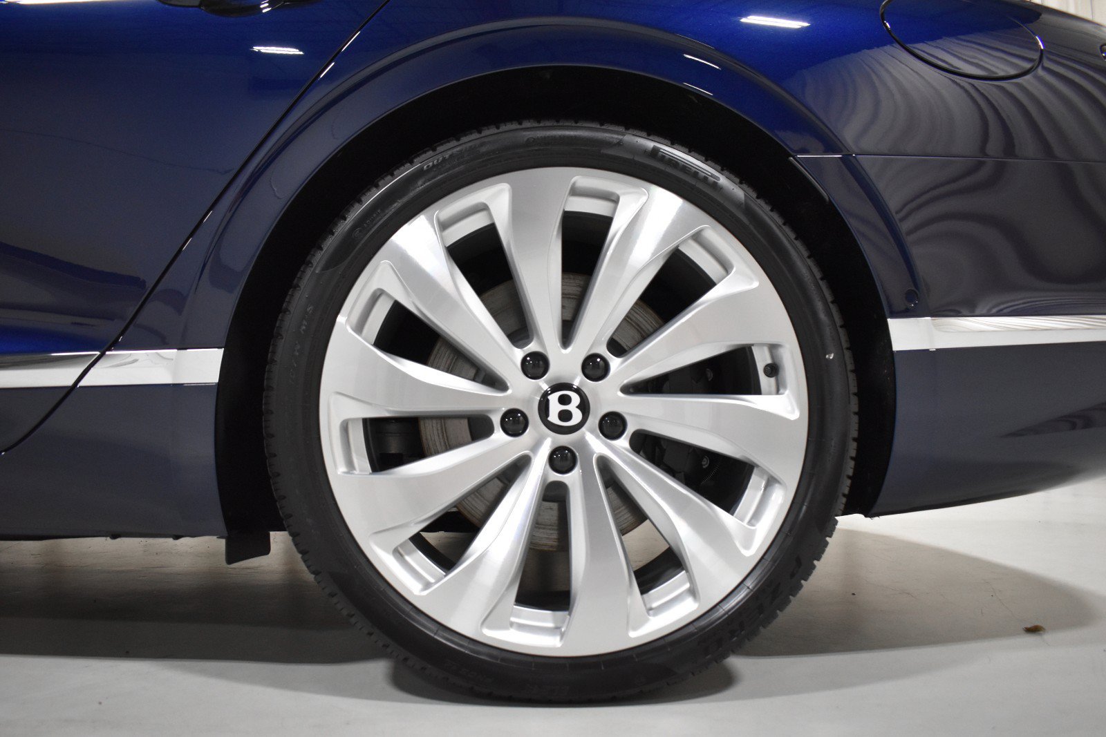 New 2027 Bentley Flying Spur AWD/4WD image 16