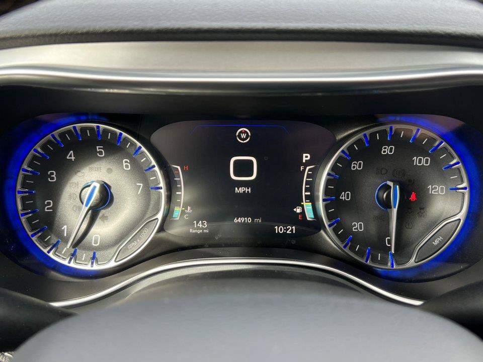 Used 2025 Chrysler Pacifica Limited FWD image 21