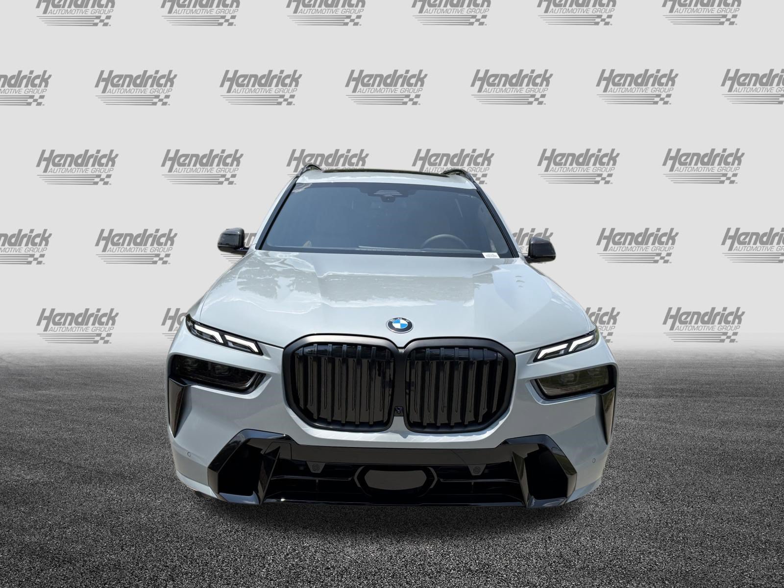 Used 2026 BMW X7 xDrive40i w/ M Sport Package AWD/4WD image 3