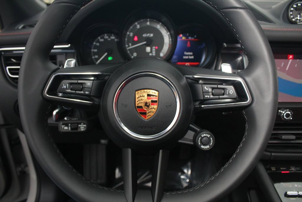 New 2026 Porsche Macan GTS AWD/4WD image 18