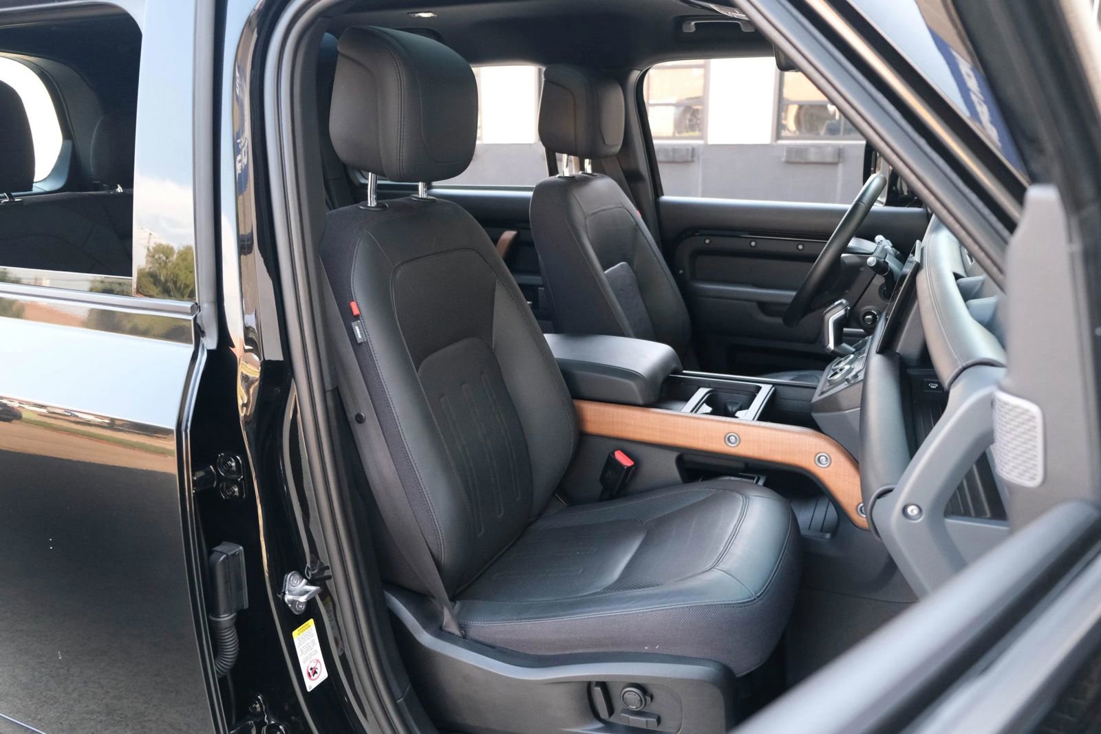 Used 2023 Land Rover Defender 110 X image 33