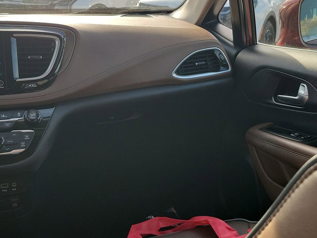 Used 2018 Chrysler Pacifica Limited w/ Advanced Safetytec Group image 17