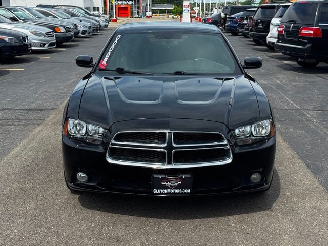 Used 2014 Dodge Charger SE RWD image 2