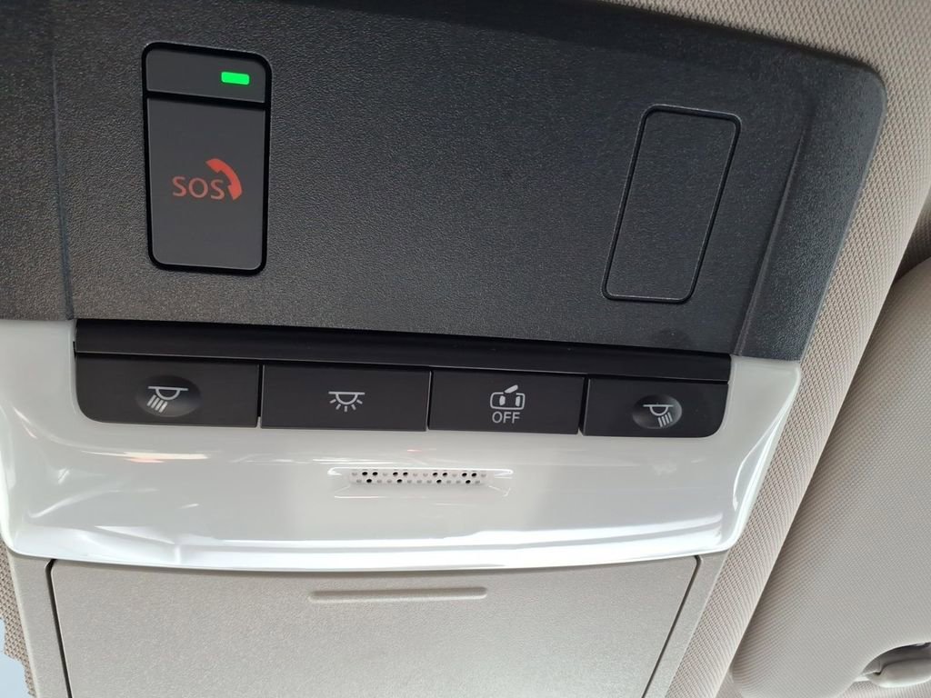 Used 2025 Nissan Rogue SV image 27