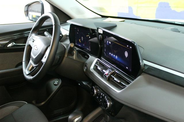 Used 2025 Chevrolet TrailBlazer LT w/ Convenience Package image 10