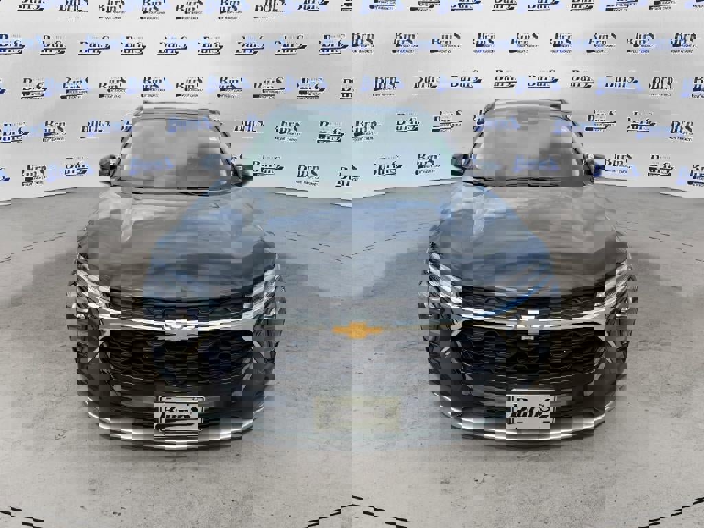 Used 2025 Chevrolet Trax LT w/ LT Convenience Package FWD image 2