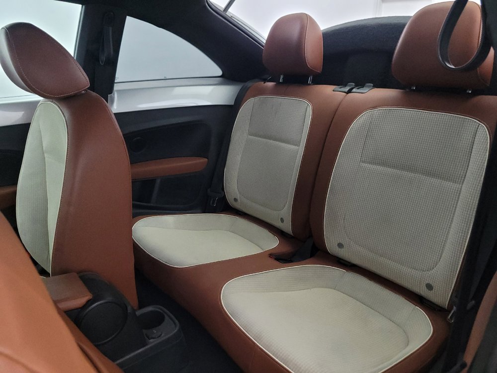Used 2015 Volkswagen Beetle 1.8T Classic FWD image 18