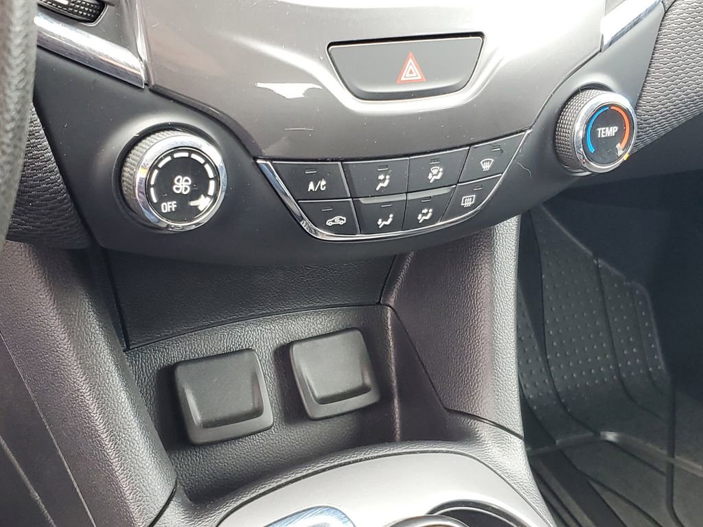 Used 2018 Chevrolet Cruze LT FWD image 16