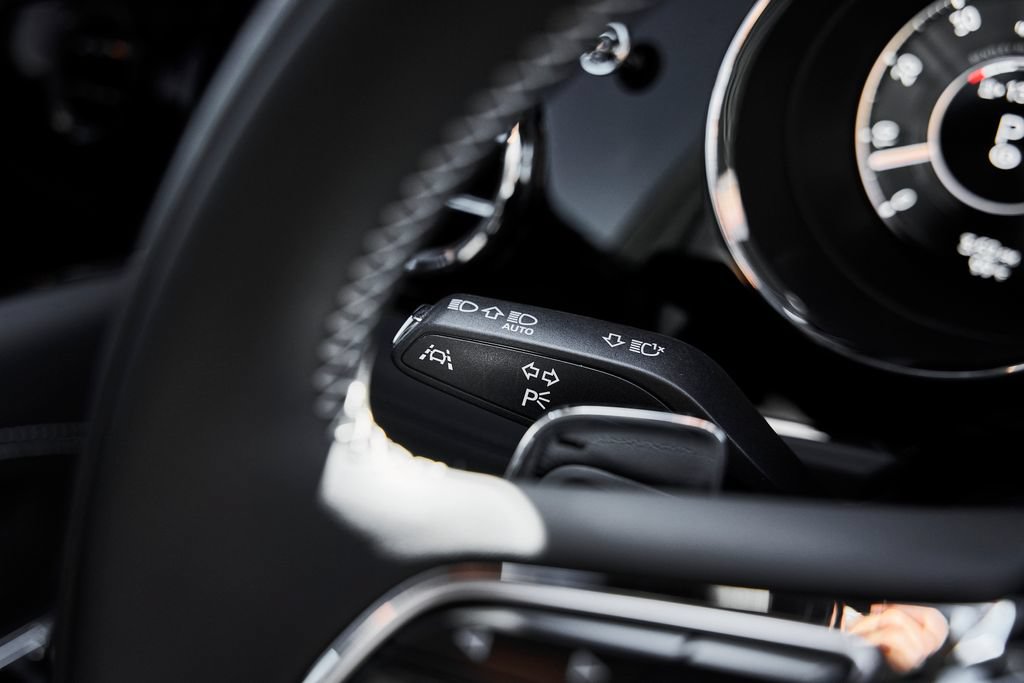 Used 2025 Bentley Bentayga AWD/4WD image 59