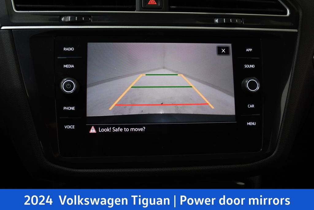 Used 2024 Volkswagen Tiguan SE R-Line image 18