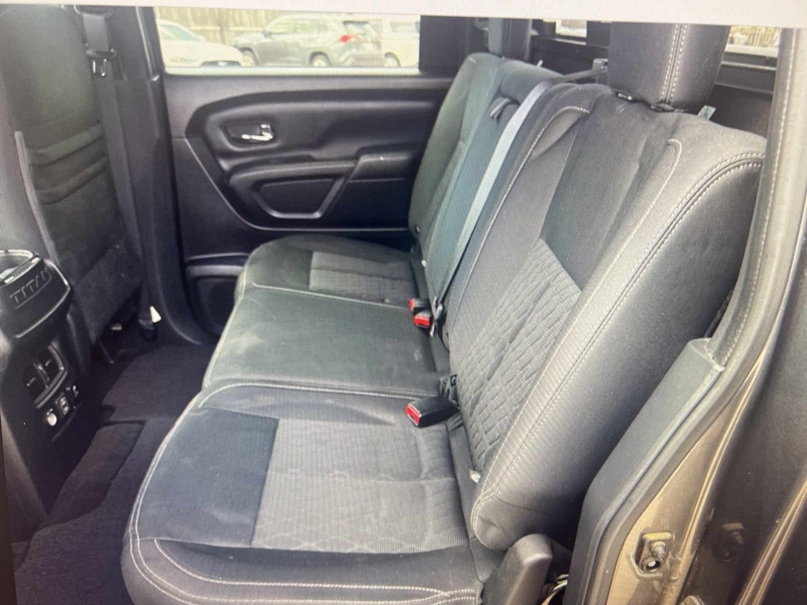 Used 2019 Nissan Titan SV w/ SV Convenience Package image 10