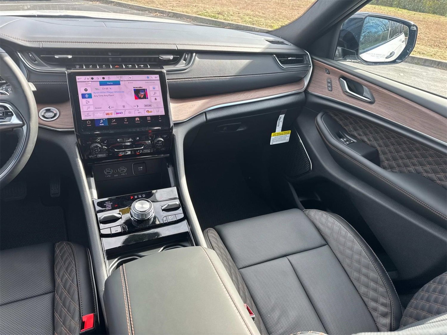 New 2025 Jeep Grand Cherokee Summit image 15