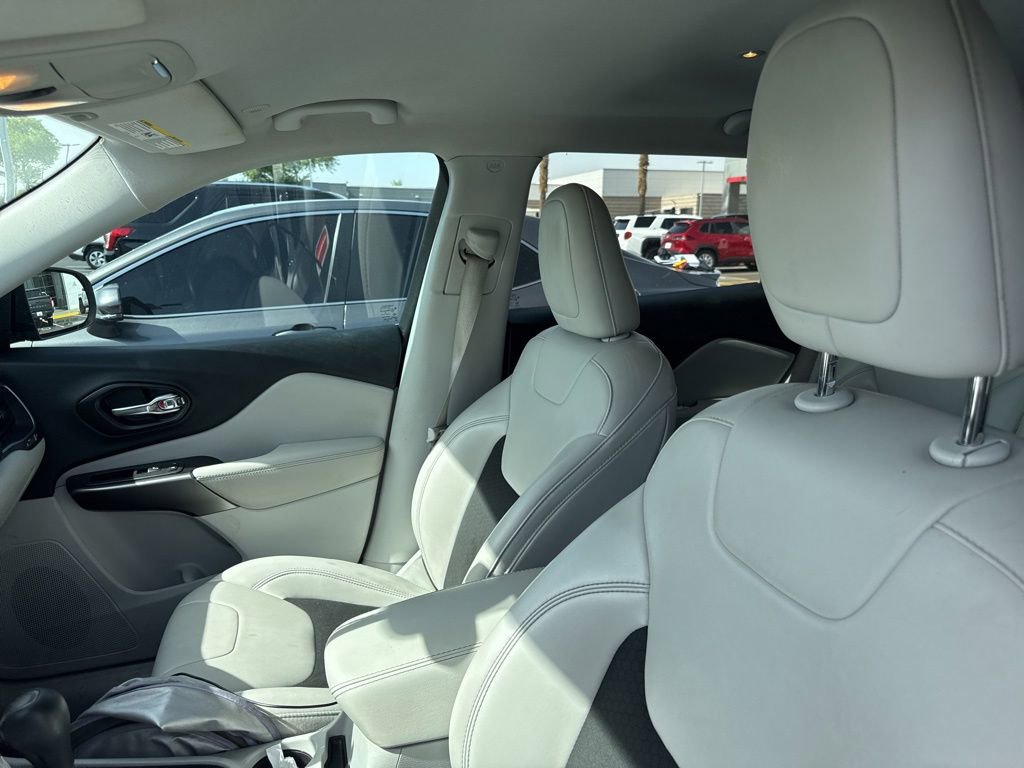 Used 2020 Jeep Cherokee Latitude Plus FWD image 8