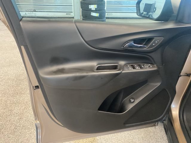 Used 2018 Chevrolet Equinox LT FWD image 28