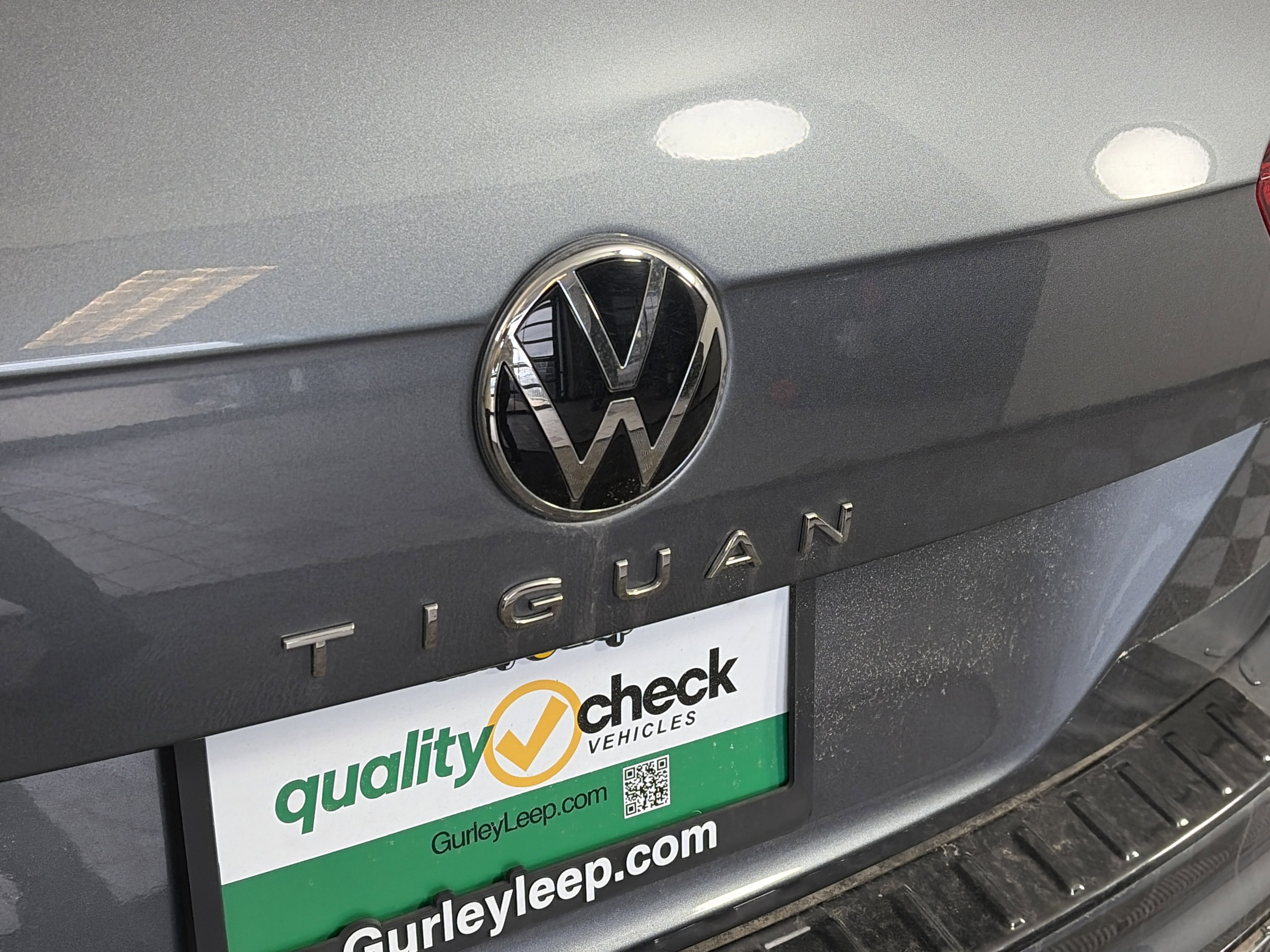 Used 2022 Volkswagen Tiguan SE R-Line image 17