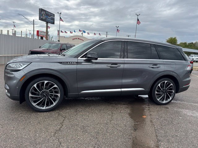 Used 2023 Lincoln Aviator Reserve w/ Equipment Group 201A RWD image 3
