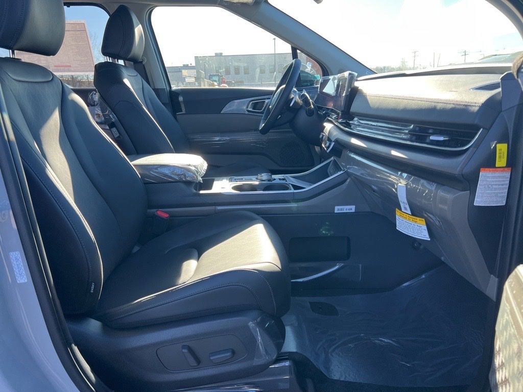 New 2026 Kia Carnival EX image 15