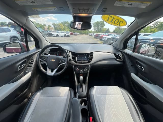 Used 2017 Chevrolet Trax LT w/ Sun & Sound Package FWD image 16